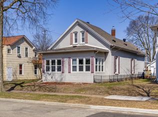 1607 Adams St, La Crosse, WI 54601