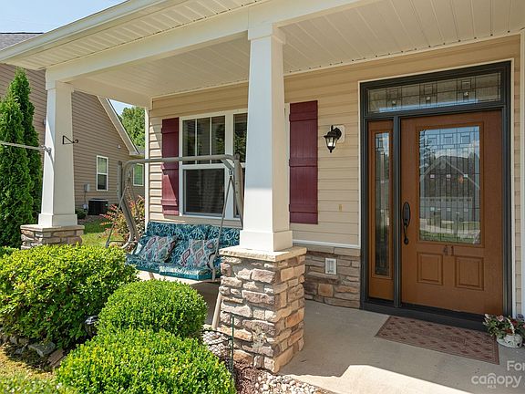 3rd image of 41 Foxtail Ct