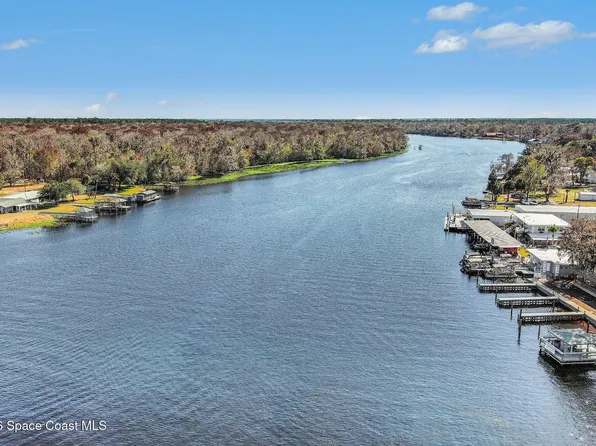 24421 Trespass Trl, Astor, FL 32102