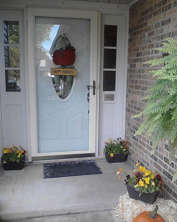 1st image of 431 E Robinwood St