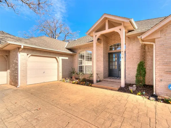 404 Kenswick Ct, Edmond, OK 73034