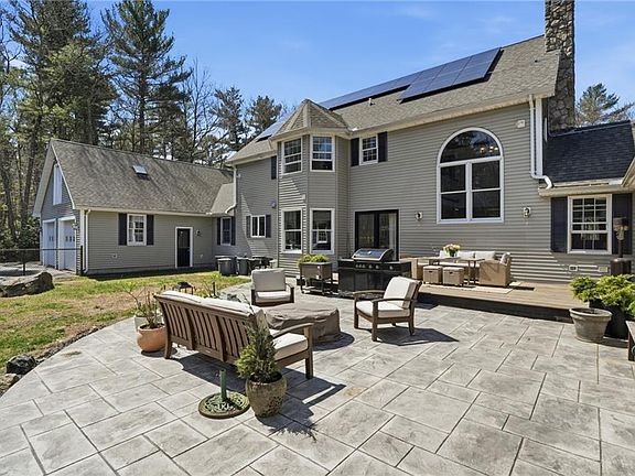 3rd image of 564 Hopkins Hill Rd