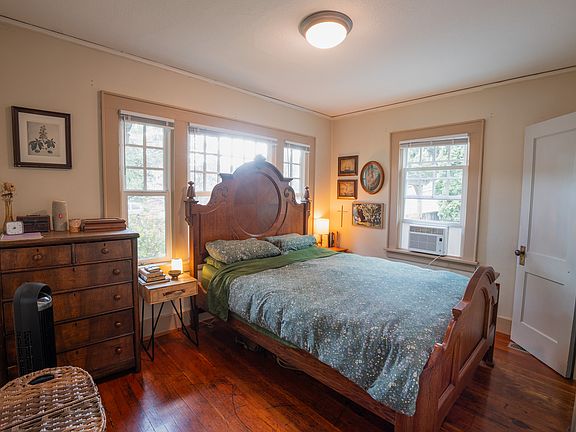 Downstairs Bedroom 1