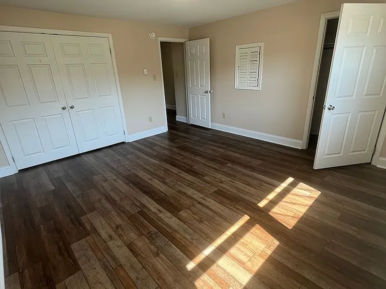 186 E Main St — Photo 20