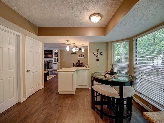 5th image of 6822 Hillock Ct