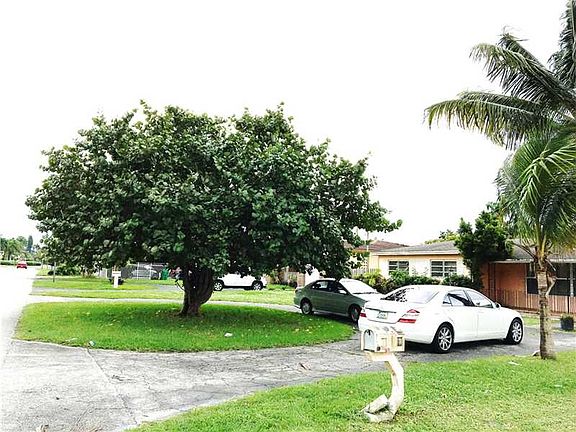 3rd image of 14700 S Biscayne River Drive