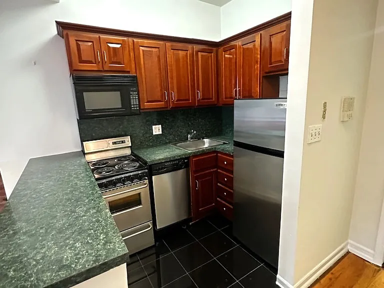 906 Amsterdam Ave #5D — Photo 5