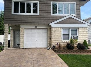 10 Escanaba Ave, Staten Island, NY 10308