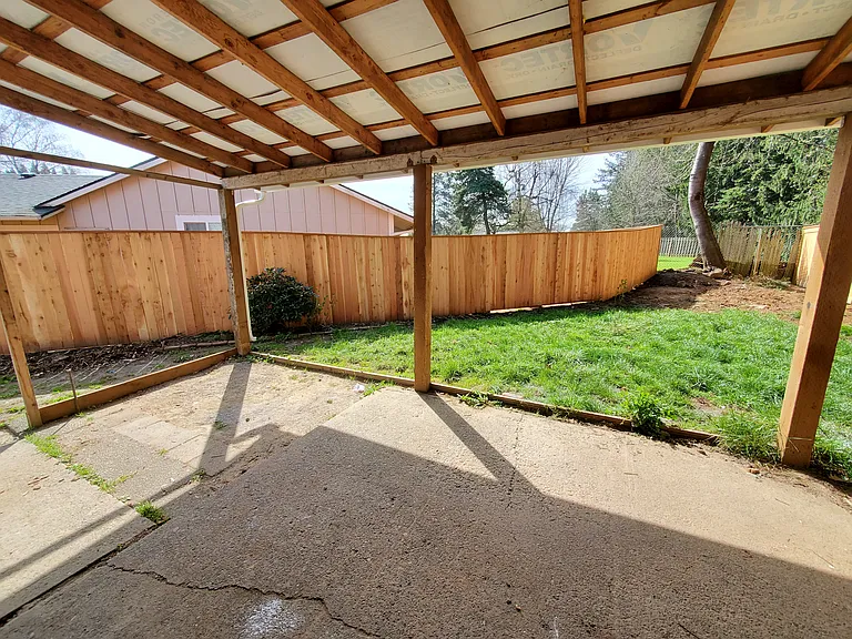 2322 SE 7th St — Photo 32