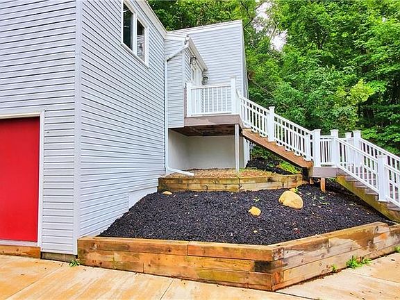 5th image of 6915 Pin Oak Dr