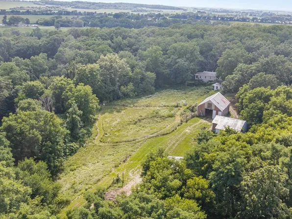 4836 N Fox Rd, Janesville, WI 53548