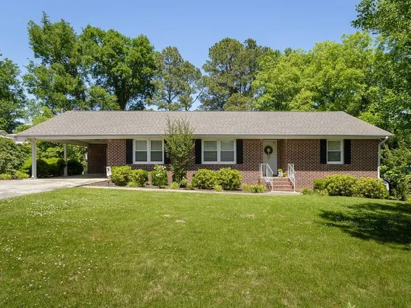 214 High St NW, Russellville, AL 35653