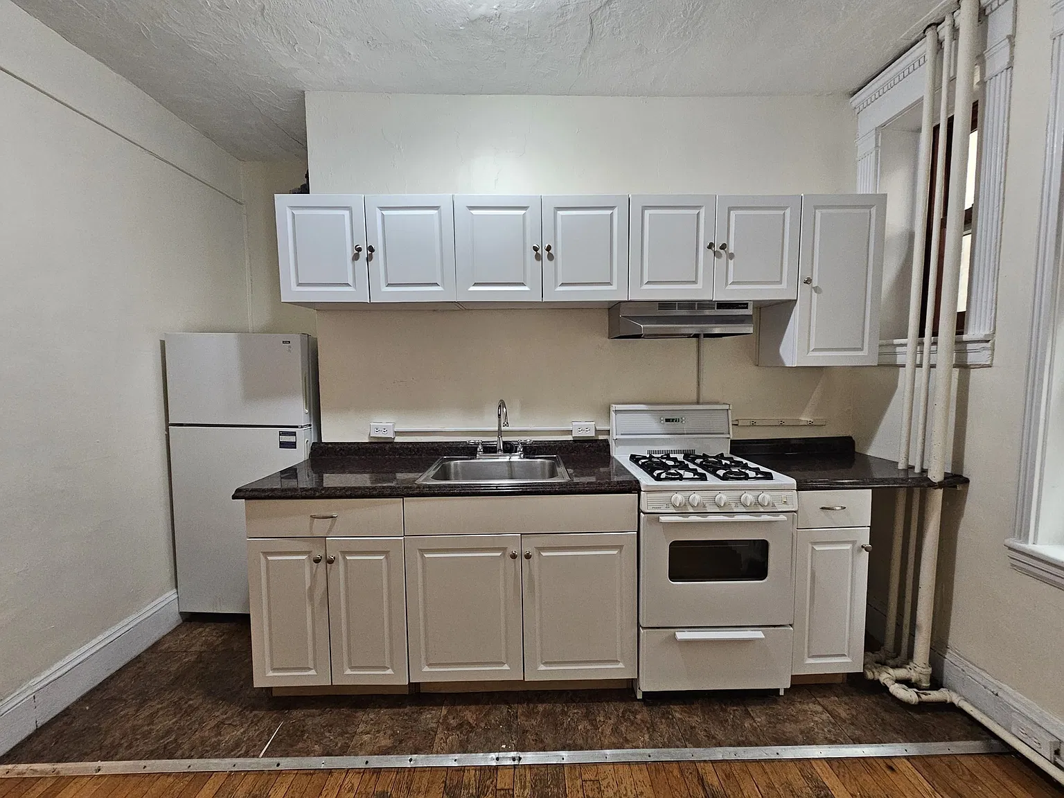 8 Garrison St — Photo 3
