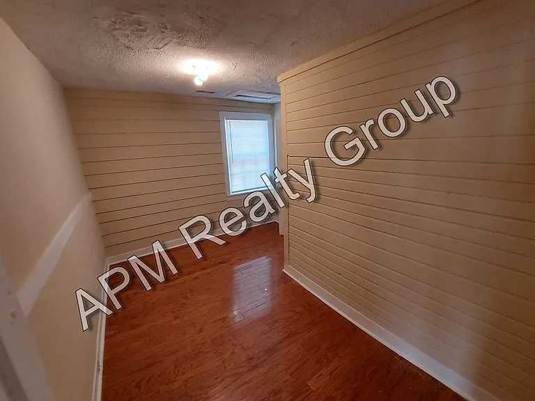 1221 King St — Photo 8