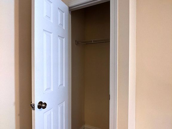 2nd image of 1744 N Humboldt Blvd #410