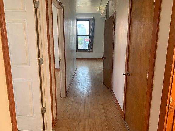2nd image of 1301 Vine St #3