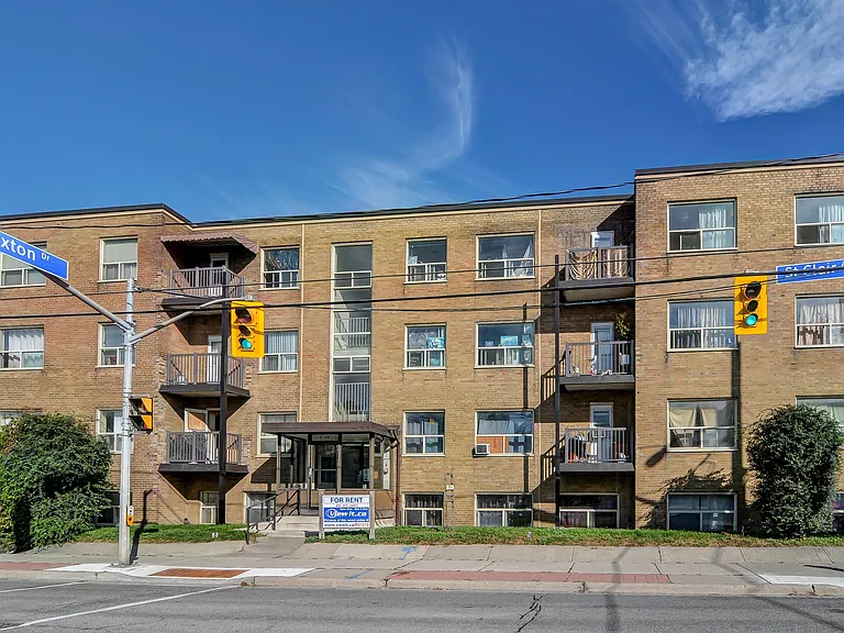 2890 Saint Clair Ave E — Photo 22