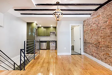 Rented by aptsandlofts.com