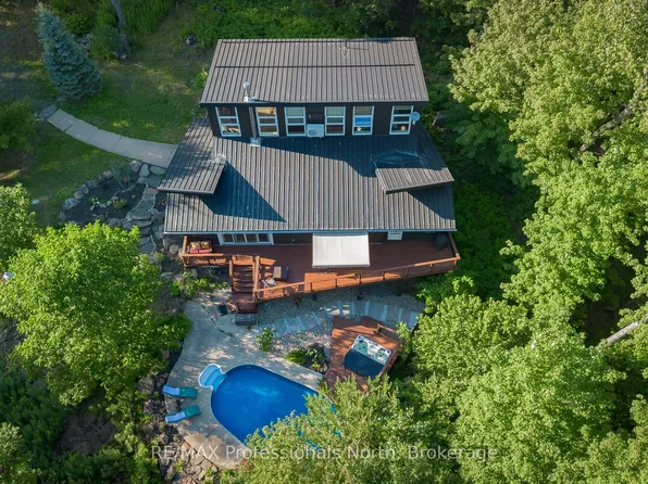 1756 Brunel Rd, Huntsville, ON P1H 2J3