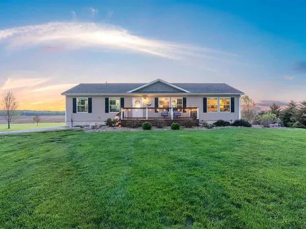 1099 Ash Ave, Wayland, IA 52654