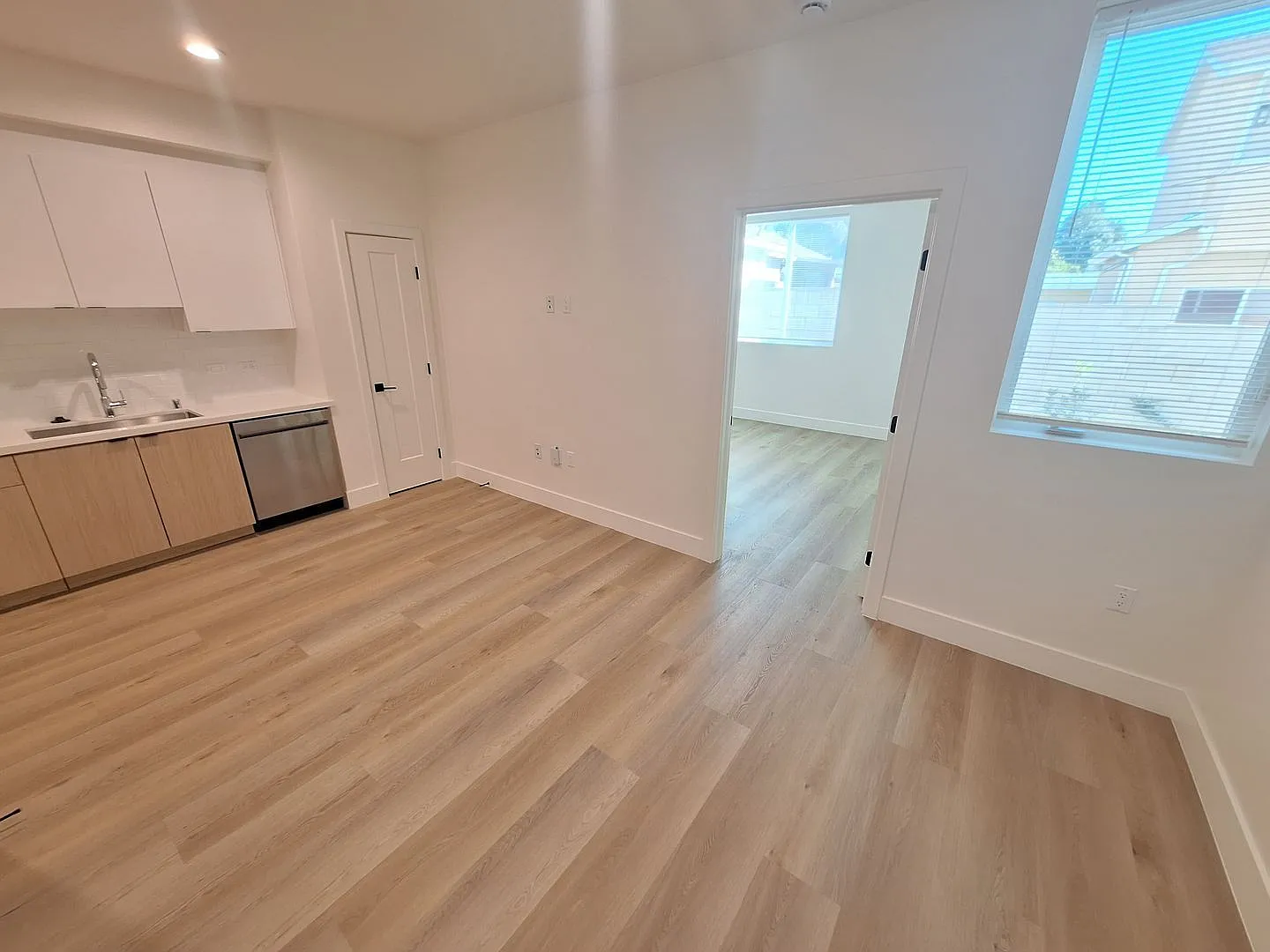 1 bed, 1.0 bath, 455 sqft, $2,585 — Photo 4