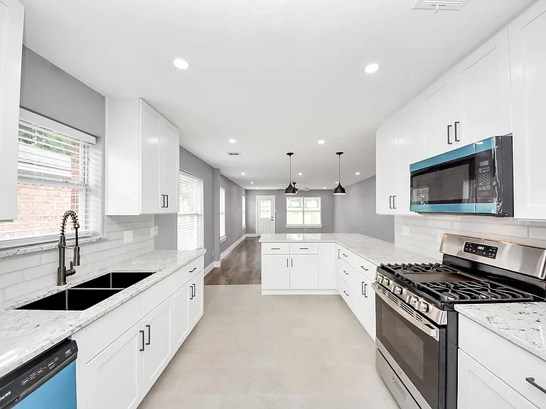 24027 Pinecreek Point — Photo 11