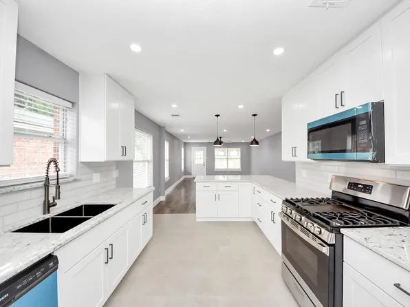 24027 Pinecreek Point, Spring, TX 77373