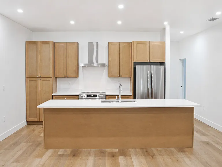 820 26th Ave E #102 — Photo 12