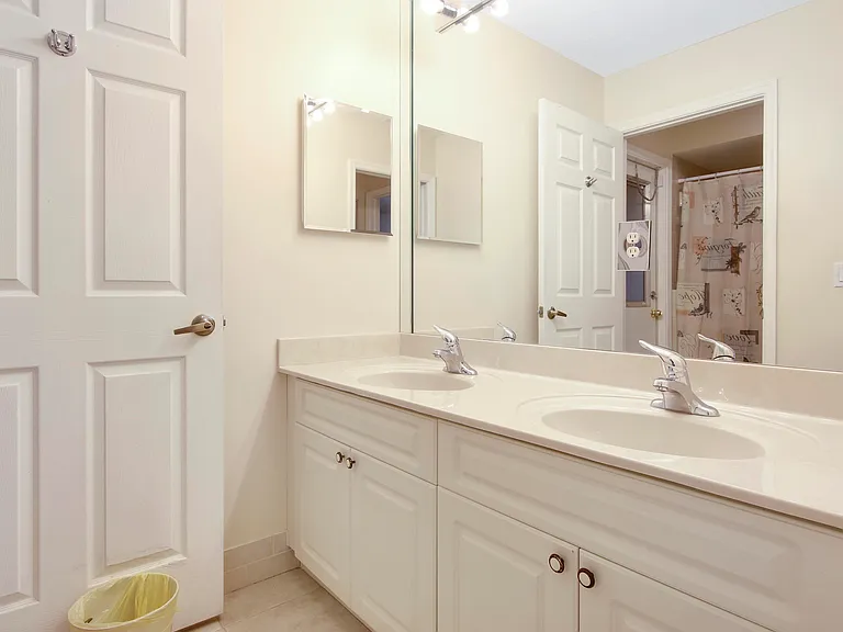 1198 SE Petunia Ave — Photo 19