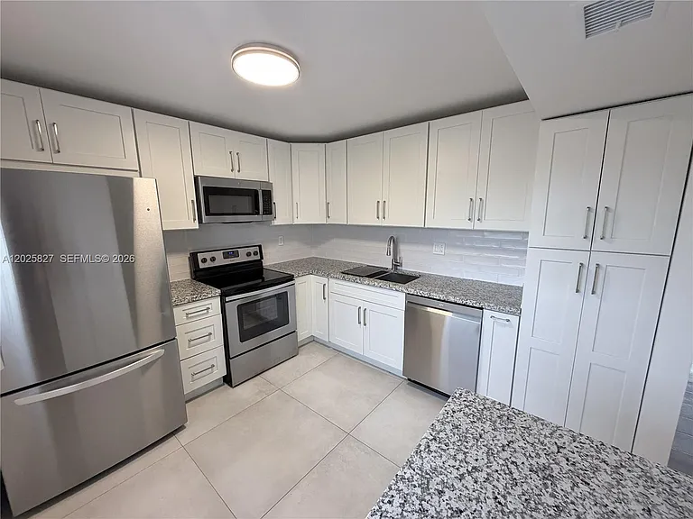 731 N Pine Island Rd #401 — Photo 12