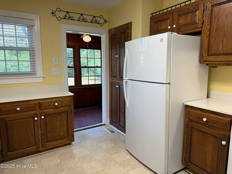 4708 Trent Woods Dr — Photo 8