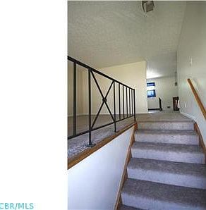 2nd image of 482 Amesbury Dr