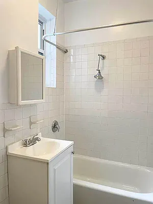 Rented by Jonis Realty | media 18