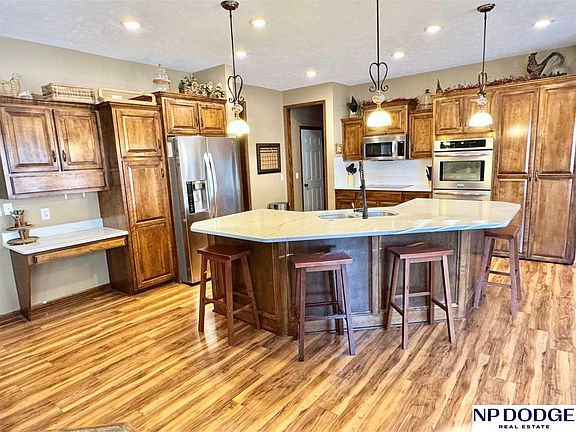 2nd image of 2210 Broadwater Dr