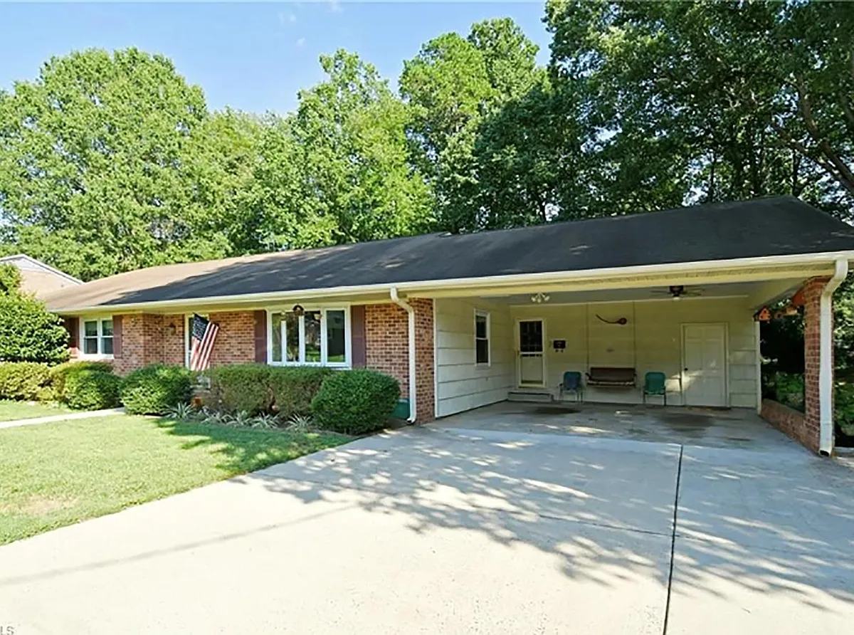 car port - 2830 Deerwood Dr
