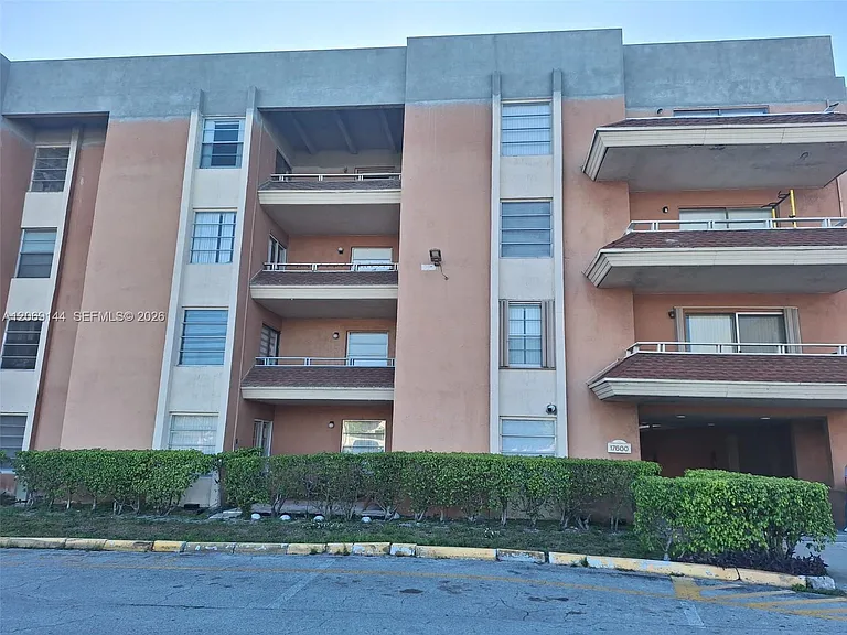 17600 NW 68th Ave #B4009 — Photo 1