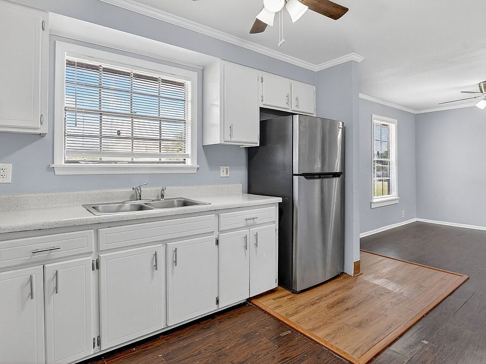 1st image of 539 NW 8th Ave
