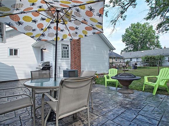 2nd image of 33834 Willowick Dr