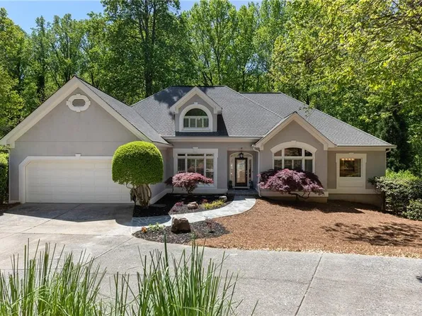 220 Autumn Sage Dr, Alpharetta, GA 30005