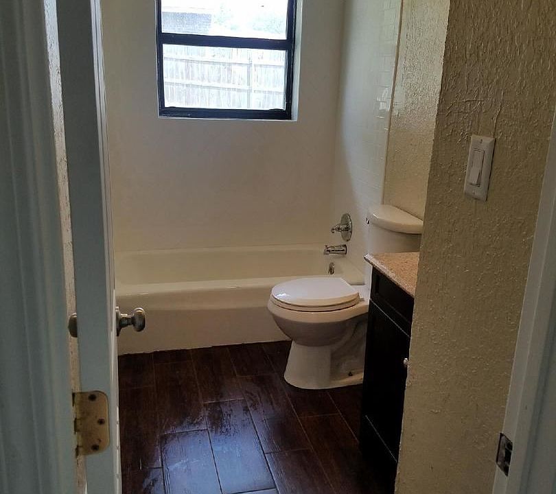 2nd image of 4602 SE Mieling Dr