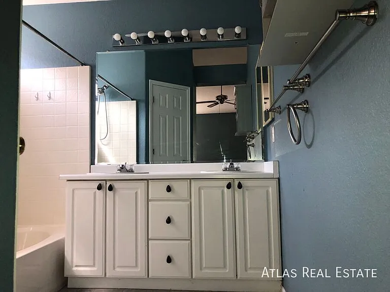 1316 S Alton Ct — Photo 18