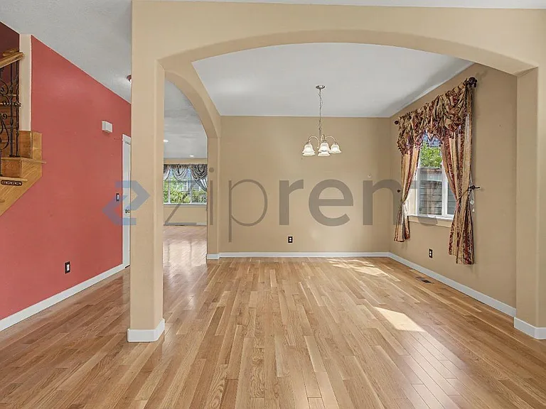 132 NE 63rd Ave — Photo 13