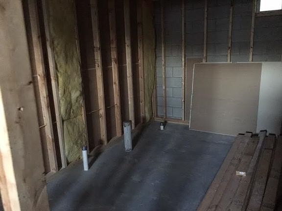 5th image of 205 N 1st St