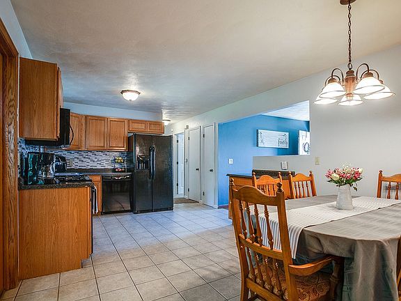 4th image of 59600 Spearmint Dr