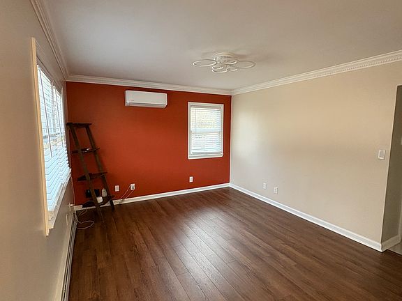 2nd image of 17 W Zoranne Dr Floor 1