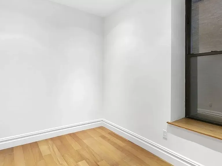 154 W 70th St #3R — Photo 3