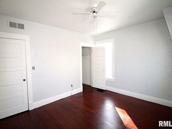 4th image of 1504 Arlington Ave