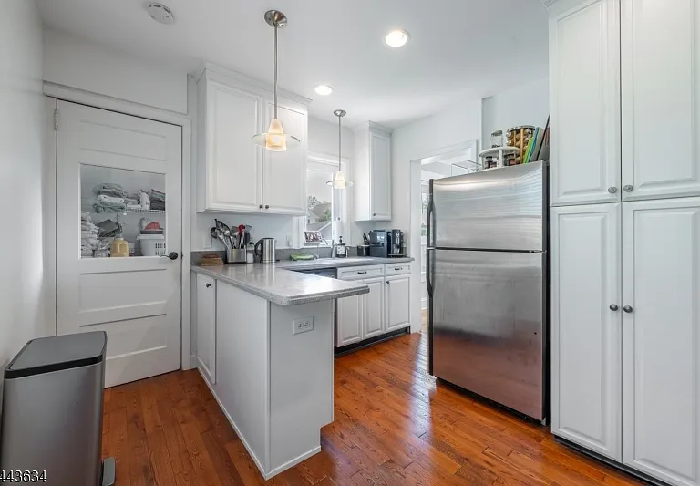 28 N Hillside Ave — Photo 9