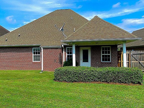 Great sun porch/back porch 