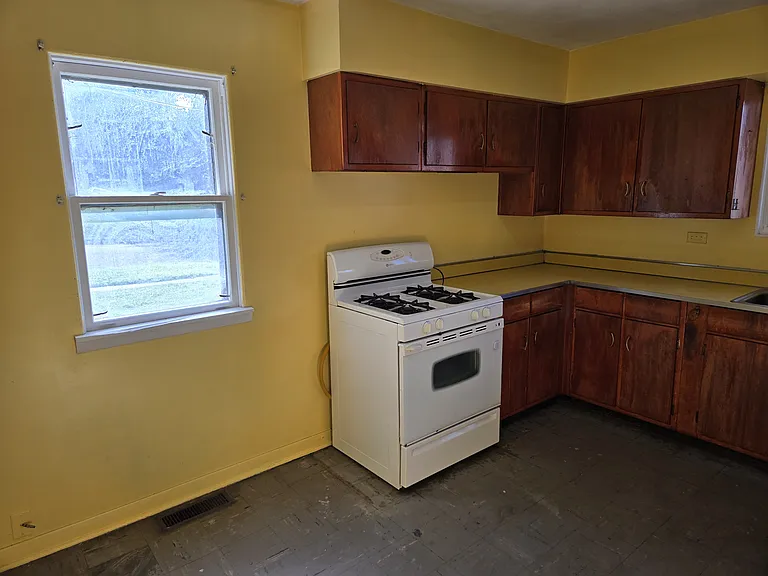 1117 S Saxby Ave — Photo 20